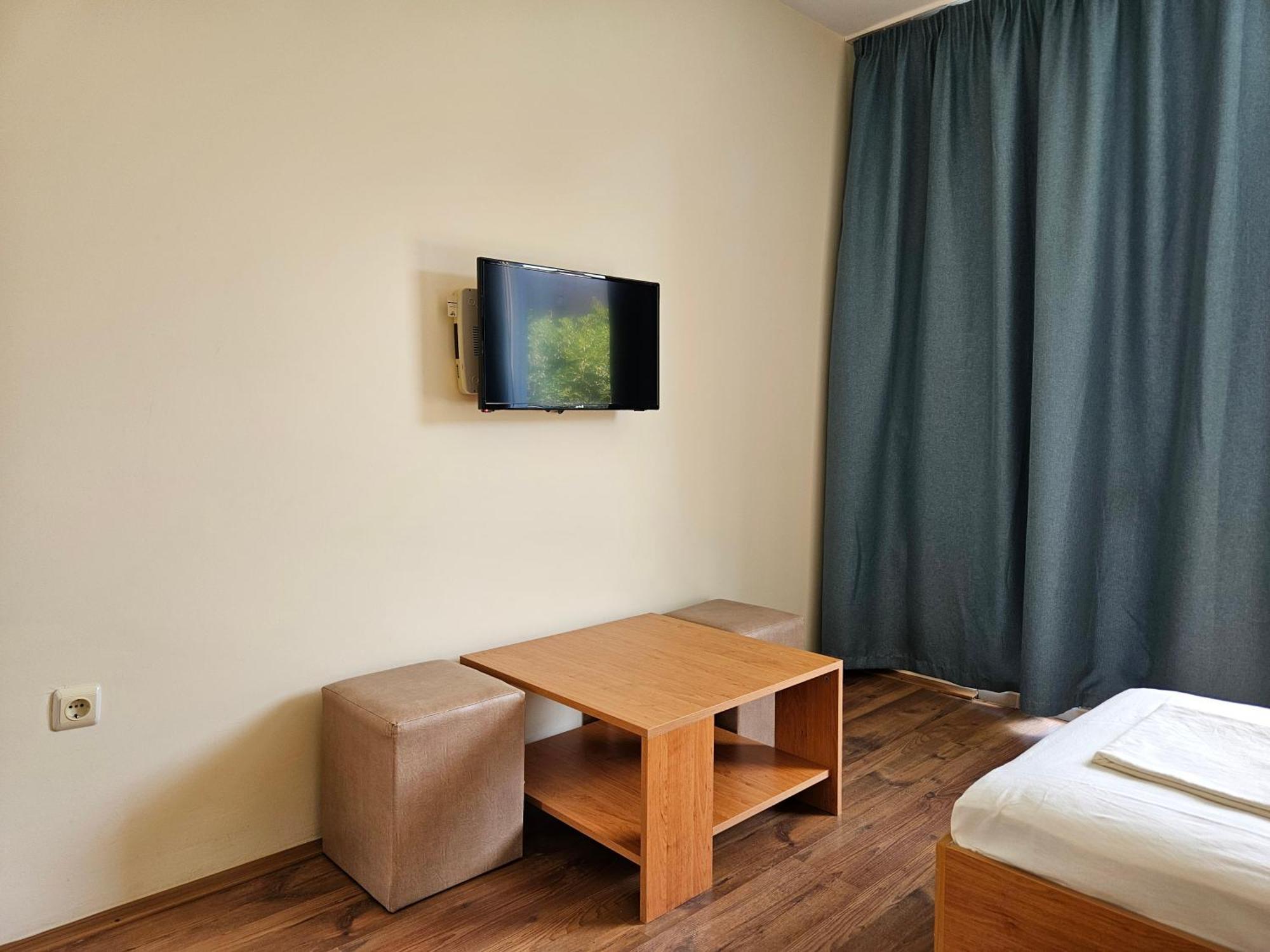 Family House Manolov Hotel Obzor Exterior photo